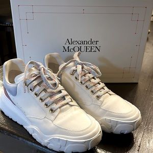 Alexander McQUEEN New Court Trainer Sneaker. Size 9.